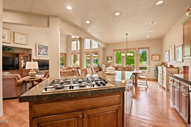 62028 Fall Creek Loop, Bend, OR 97702
