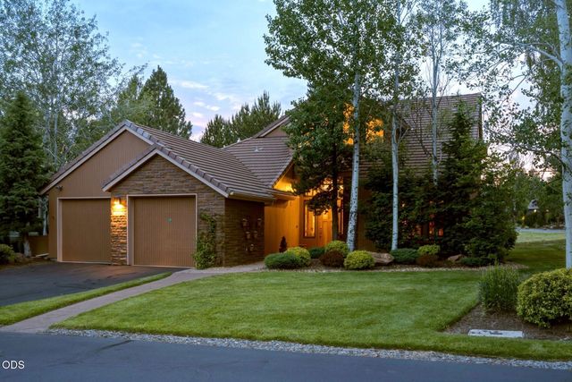 62028 Fall Creek Loop, Bend, OR 97702