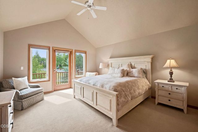 62028 Fall Creek Loop, Bend, OR 97702