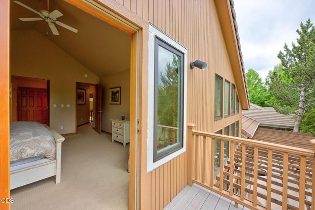 62028 Fall Creek Loop, Bend, OR 97702