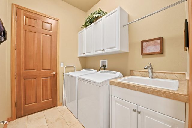 62028 Fall Creek Loop, Bend, OR 97702