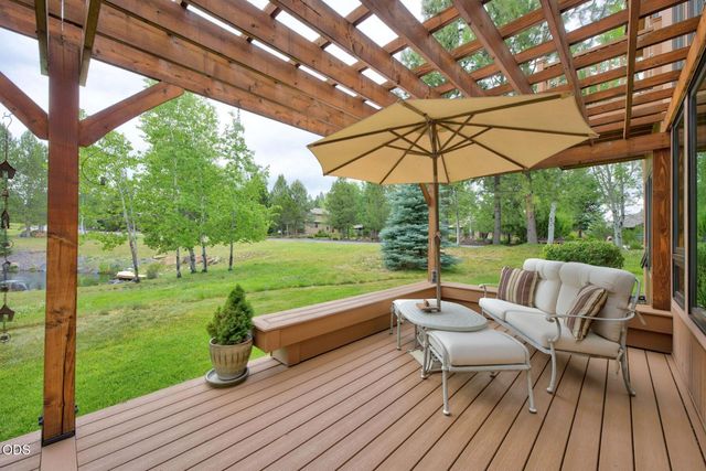 62028 Fall Creek Loop, Bend, OR 97702