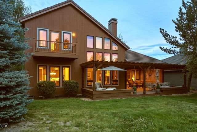 62028 Fall Creek Loop, Bend, OR 97702