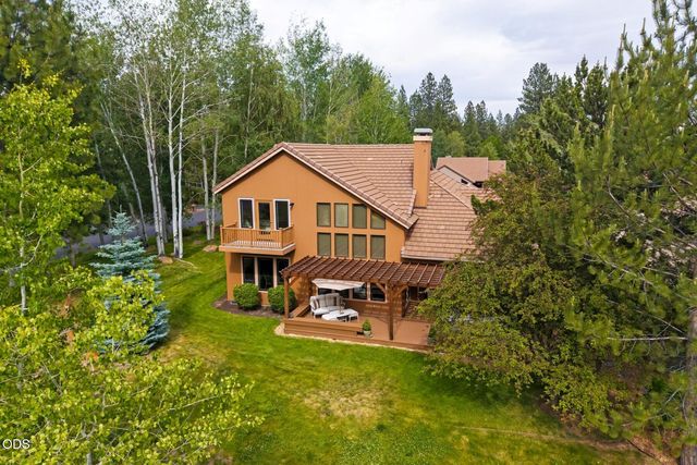 62028 Fall Creek Loop, Bend, OR 97702