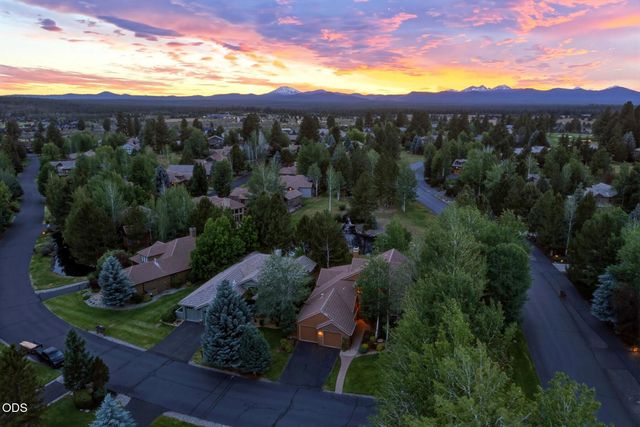 62028 Fall Creek Loop, Bend, OR 97702