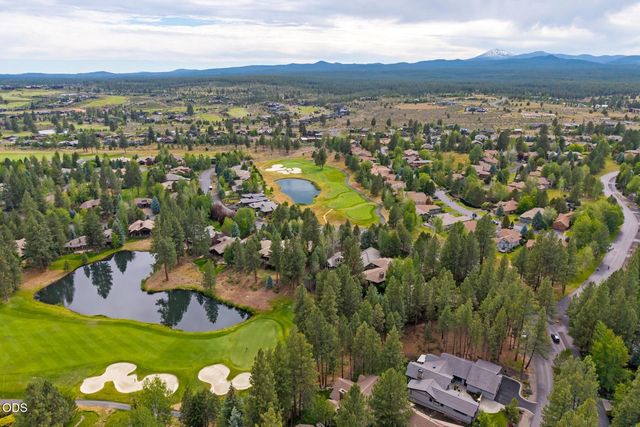 62028 Fall Creek Loop, Bend, OR 97702
