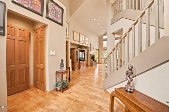 62028 Fall Creek Loop, Bend, OR 97702