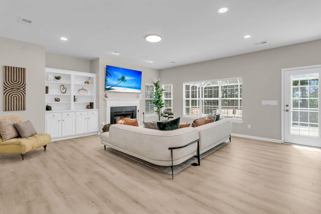 8804 Laurel Grove Lane, North Charleston, SC 29420