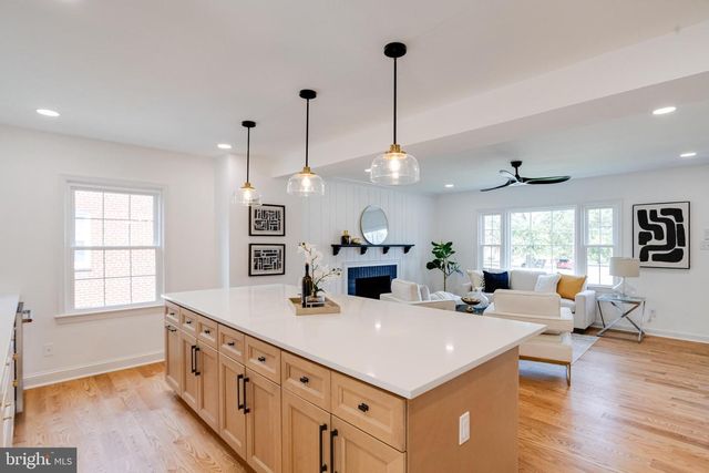 9518 OLD GEORGETOWN RD, Bethesda, MD 20814