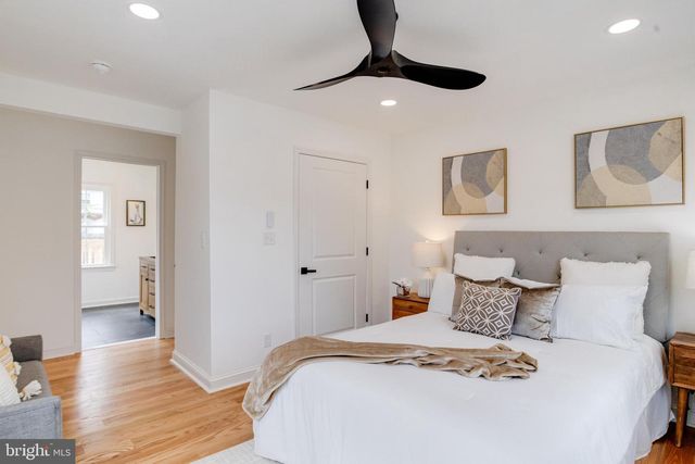 9518 OLD GEORGETOWN RD, Bethesda, MD 20814