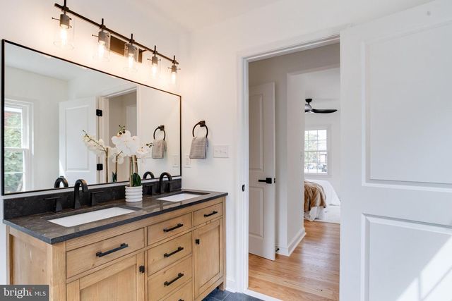 9518 OLD GEORGETOWN RD, Bethesda, MD 20814