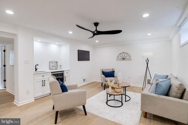 9518 OLD GEORGETOWN RD, Bethesda, MD 20814
