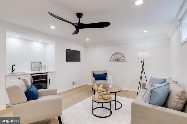 9518 OLD GEORGETOWN RD, Bethesda, MD 20814