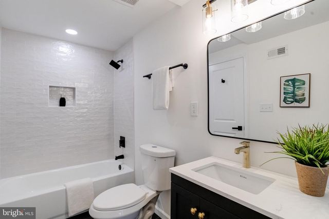 9518 OLD GEORGETOWN RD, Bethesda, MD 20814