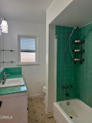 12811 Oxnard Street, Los Angeles, CA 91606