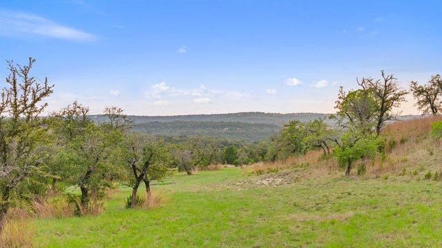701 Dawn VW, Dripping Springs, TX 78620