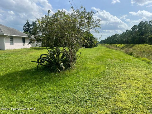 1096 Alpine Avenue NW, Palm Bay, FL 32907