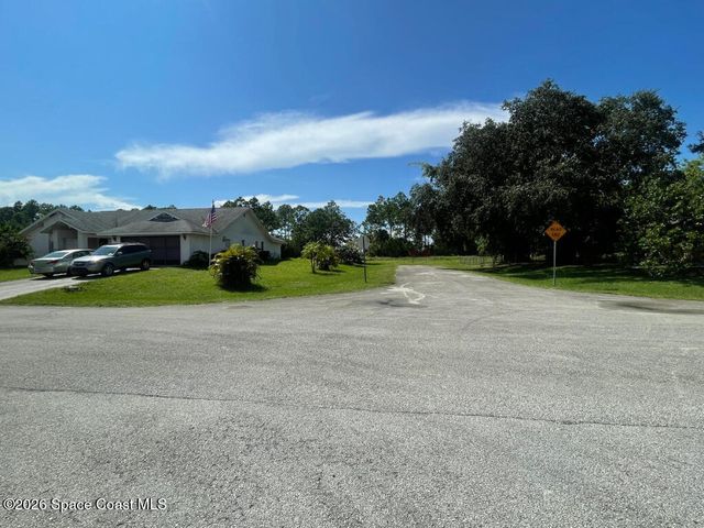 1096 Alpine Avenue NW, Palm Bay, FL 32907