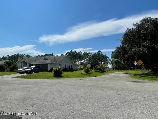 1096 Alpine Avenue NW, Palm Bay, FL 32907