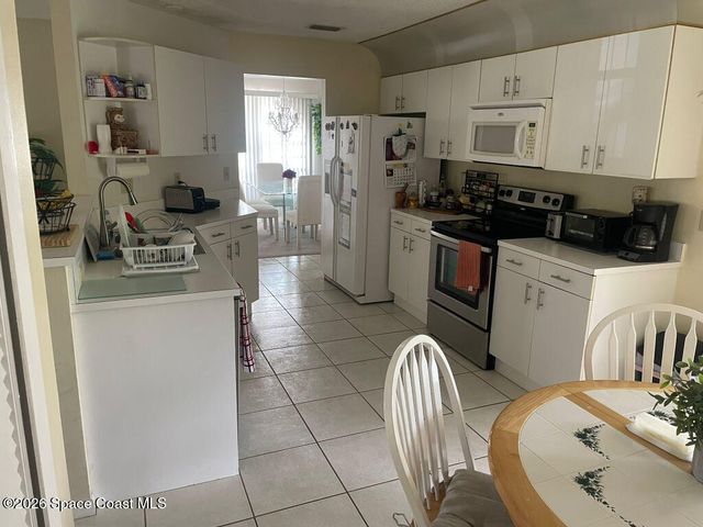 1096 Alpine Avenue NW, Palm Bay, FL 32907