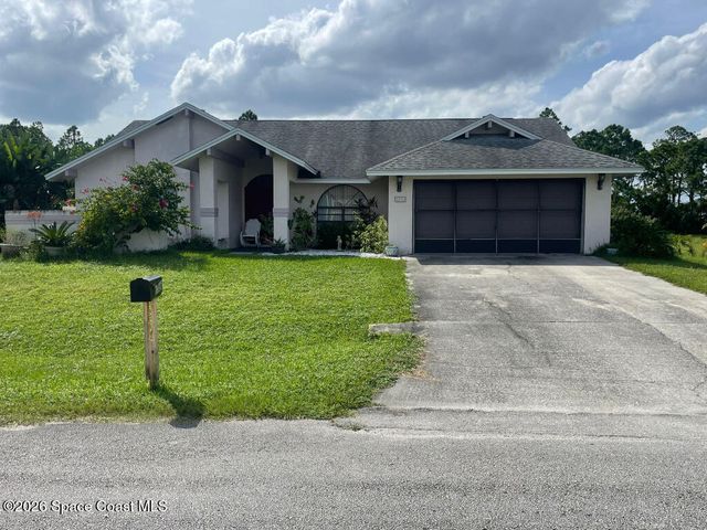 1096 Alpine Avenue NW, Palm Bay, FL 32907