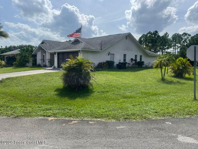 1096 Alpine Avenue NW, Palm Bay, FL 32907