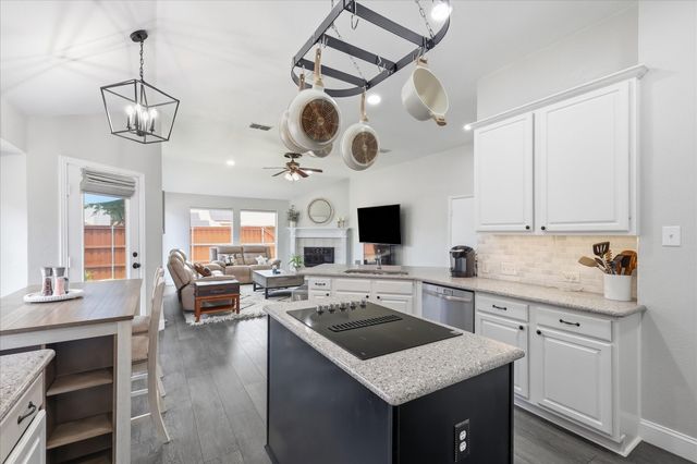 3704 Cottonwood Springs Drive, The Colony, TX 75056