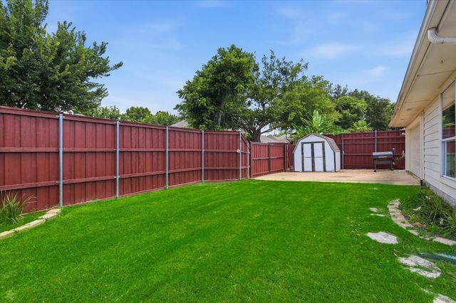 3704 Cottonwood Springs Drive, The Colony, TX 75056