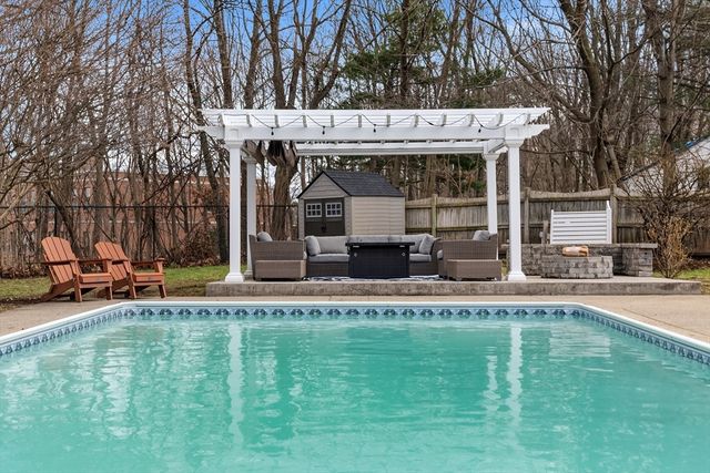 168 Summer Ave, Reading, MA 01867