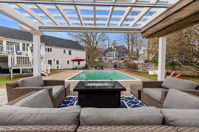 168 Summer Ave, Reading, MA 01867