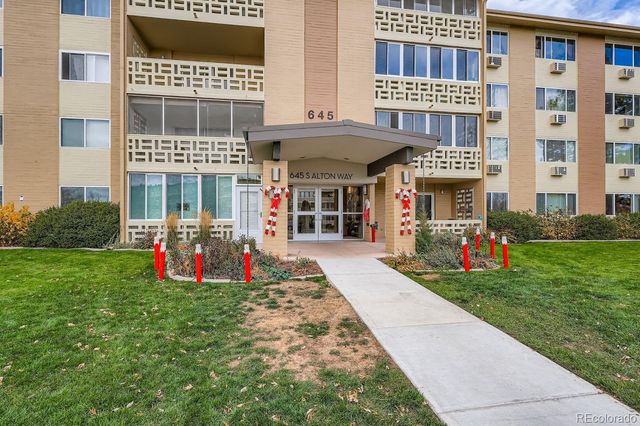 645 S Alton Way S 12A, Denver, CO 80247