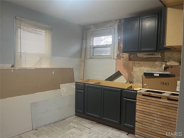 8327 Eton Place, St Louis, MO 63136