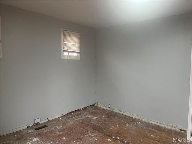 8327 Eton Place, St Louis, MO 63136