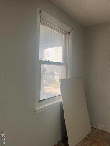 8327 Eton Place, St Louis, MO 63136