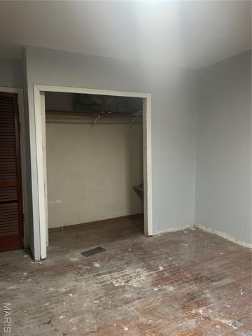 8327 Eton Place, St Louis, MO 63136