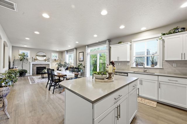 520 N McKinney Ranch Road, Sisters, OR 97759