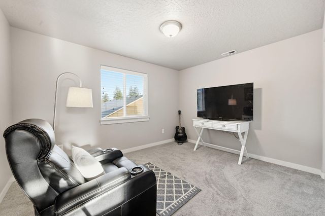 520 N McKinney Ranch Road, Sisters, OR 97759