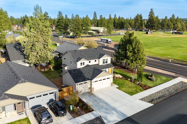 520 N McKinney Ranch Road, Sisters, OR 97759