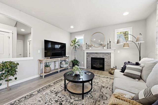 520 N McKinney Ranch Road, Sisters, OR 97759