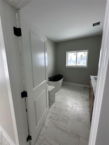 3845 Howland Road, Almont, MI 48003