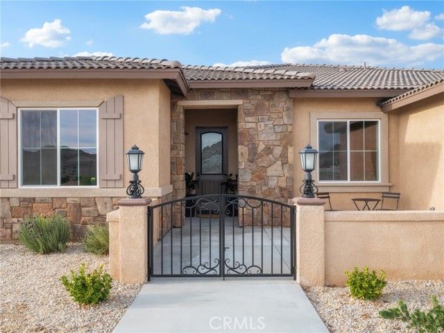 19568 Arcata Road, Apple Valley, CA 92307