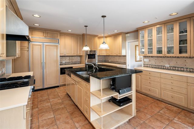 250 Oxford Road, New Rochelle, NY 10804