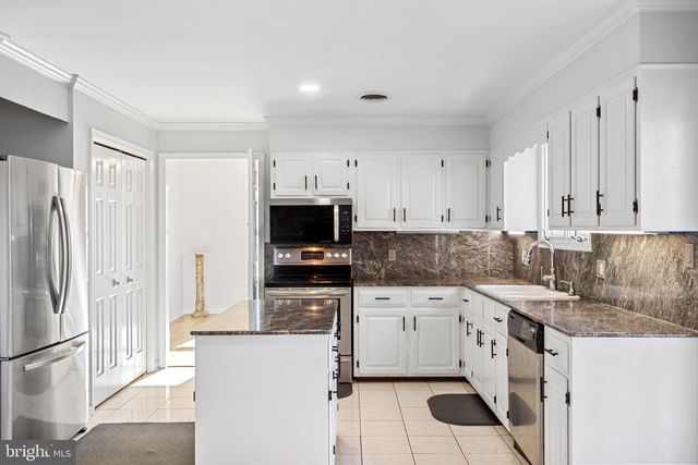 51 CAPTAIN BAIRD CT, Charles Town, WV 25414