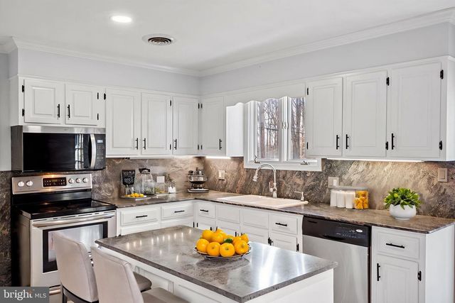 51 CAPTAIN BAIRD CT, Charles Town, WV 25414