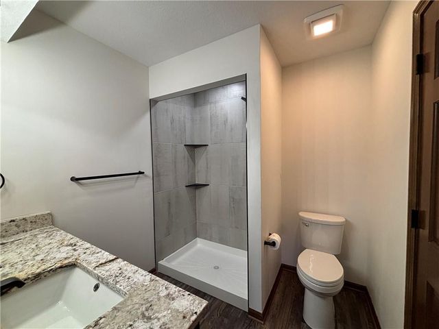 1004 3rd Terrace, Lee's Summit, MO 64063