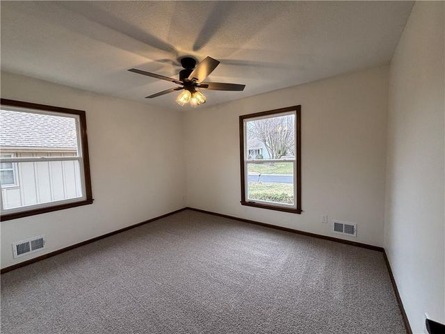 1004 3rd Terrace, Lee's Summit, MO 64063