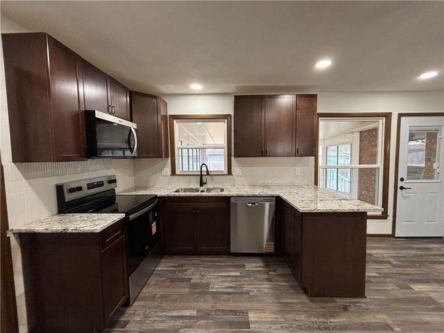 1004 3rd Terrace, Lee's Summit, MO 64063