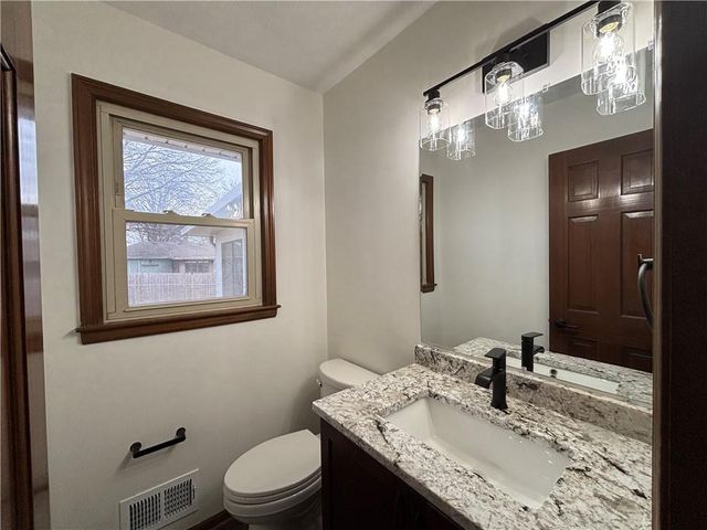 1004 3rd Terrace, Lee's Summit, MO 64063