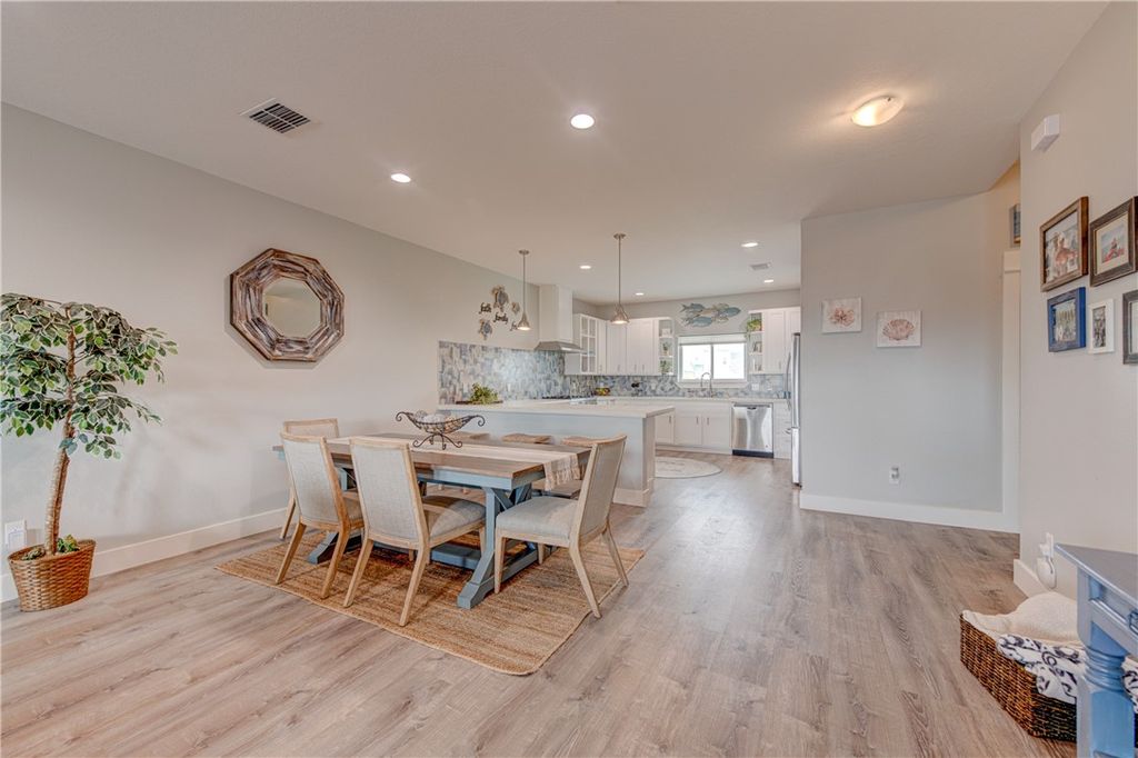 3201 S 11th St A5, Port Aransas, TX 78373 — photo 2