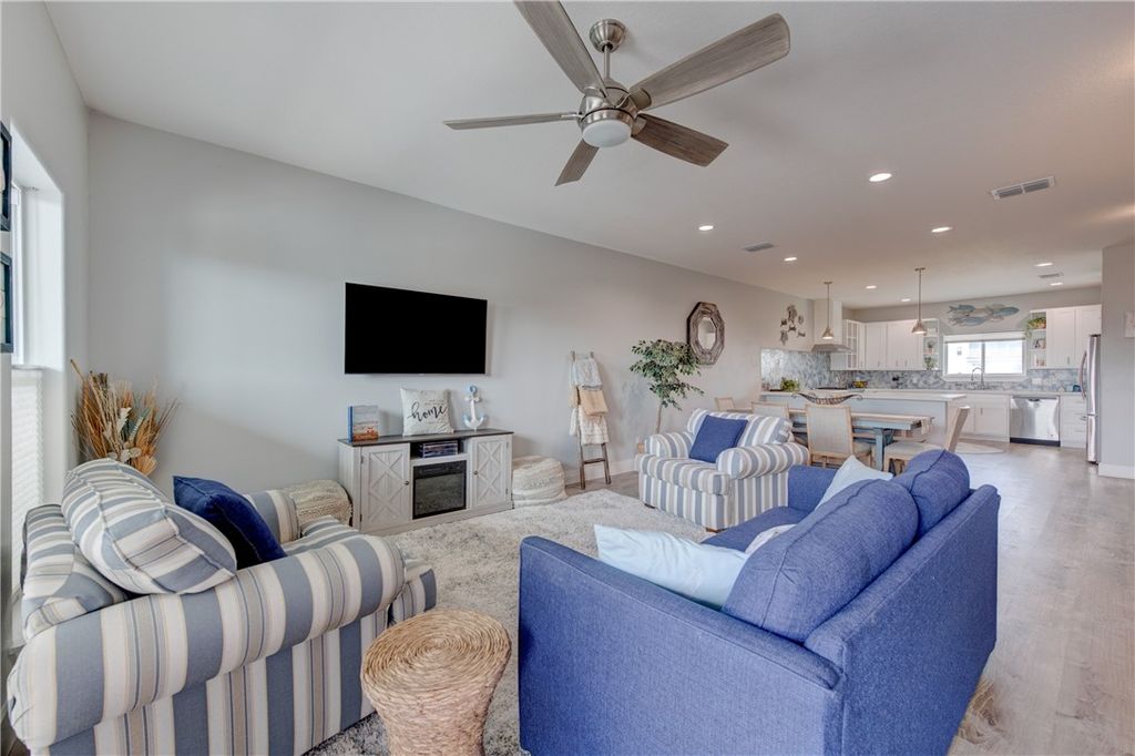 3201 S 11th St A5, Port Aransas, TX 78373 — photo 3